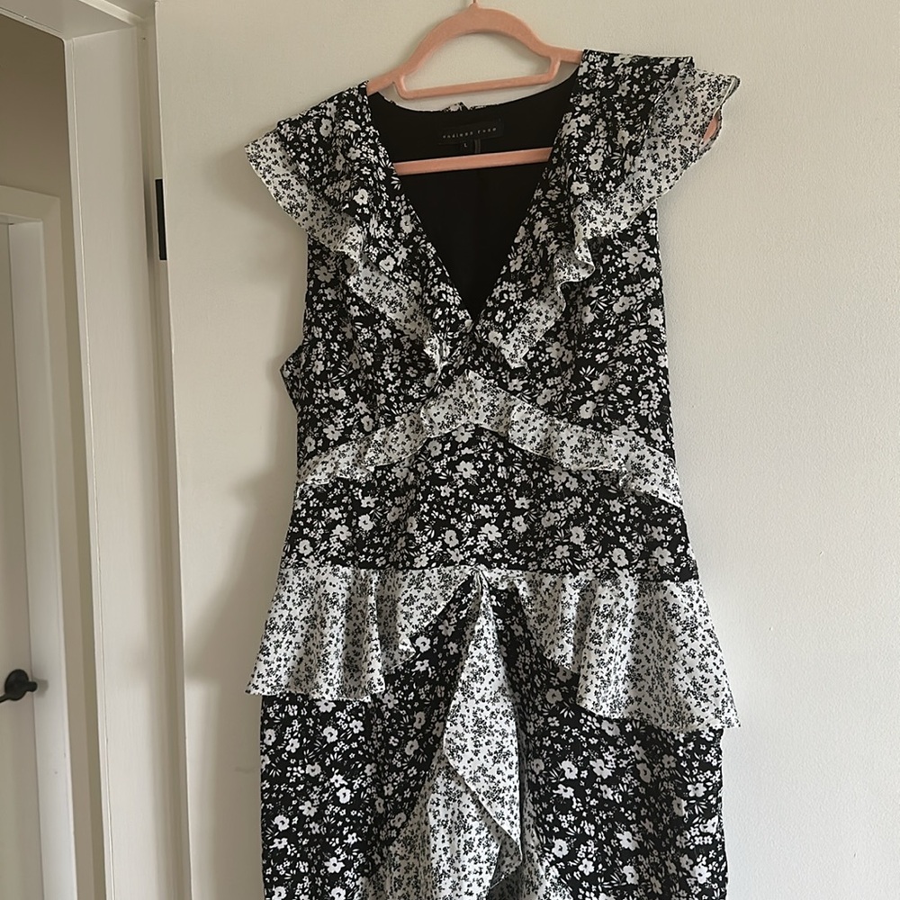 ENDLESS ROSE Dot Floral Contrast Midi Ruffle Dress - Picture 4 of 9
